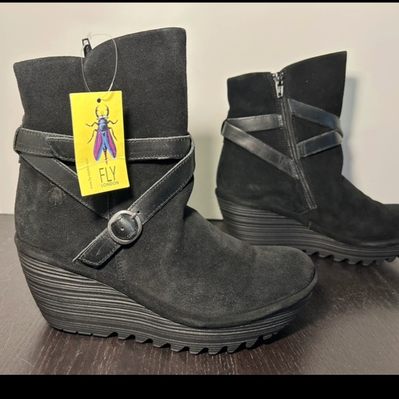 Fly London Yemo Suede Leather Buckle Wedge Boots Black Womans EU 38/US 7.5-8